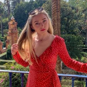 Meet your Posher, Hayley